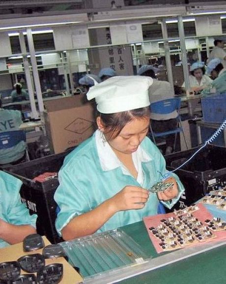 chinese_factory_slaves_640_02