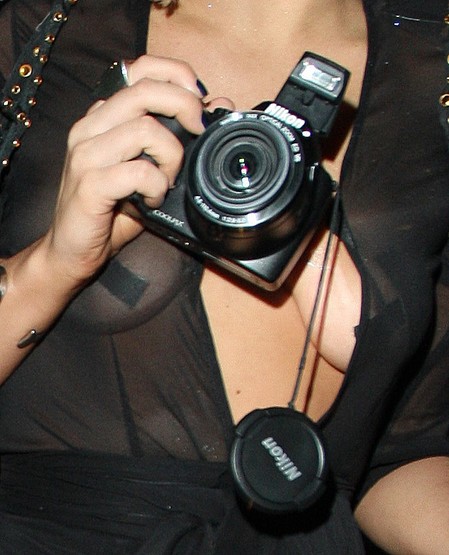 lady-gaga-nipple-boobs-04