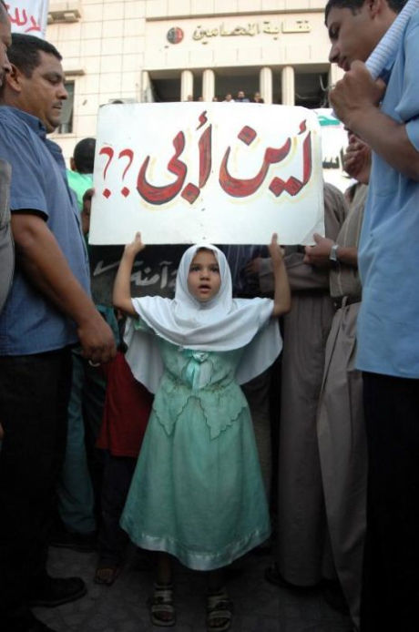 using_people_protesters_28