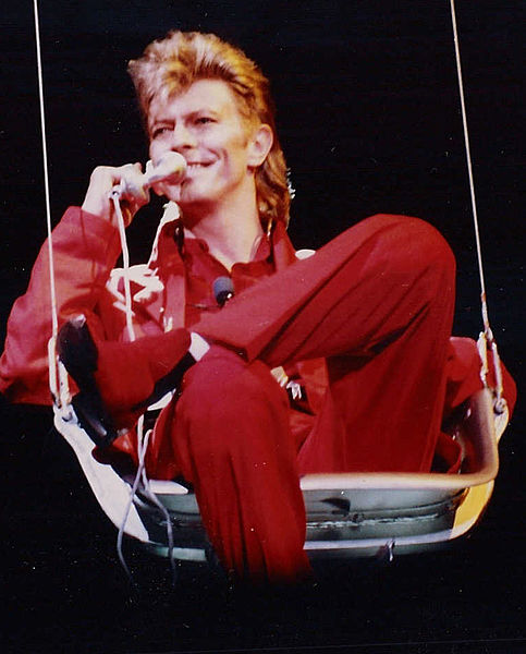 483px-BowieRaR87