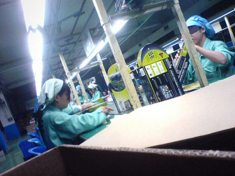 chinese_factory_slaves_640_13