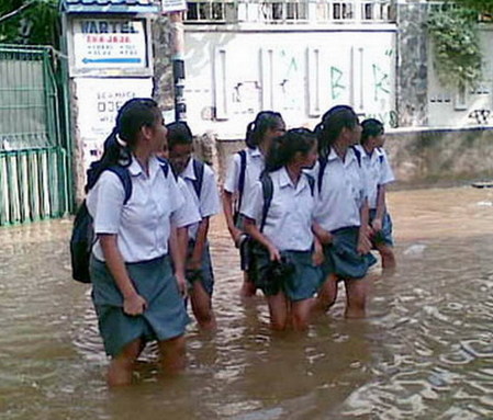 Funny_Activitiy_During_Flood_11