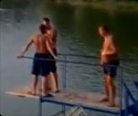 �����