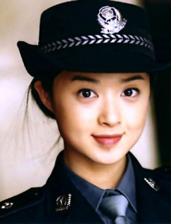 pretty_policewomen_640_28