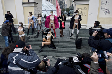 FEMEN-protest9