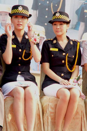 pretty_policewomen_640_22