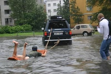 Funny_Activitiy_During_Flood_29