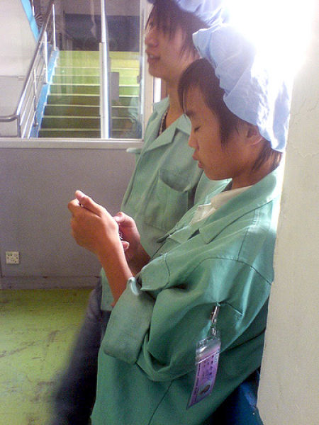 chinese_factory_slaves_640_08