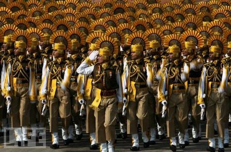 crazy_military_parades_07