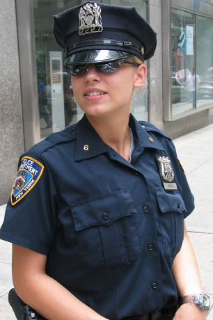 pretty_policewomen_640_09