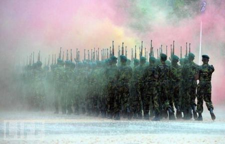 crazy_military_parades_12