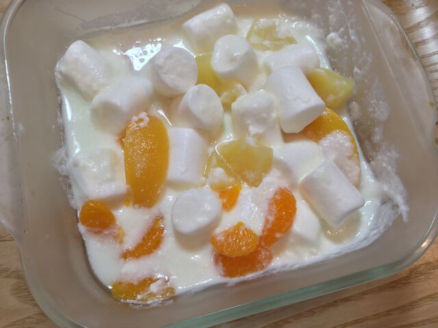 マシュマロとフルーツ入りヨーグルト マシュマロがしゅわ って炭酸みたい 料理したことないolが料理できるようになるまでの軌跡