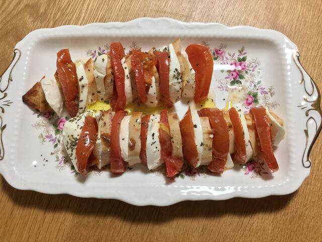 サラダチキンと焼きトマトでカプレーゼ おしゃれパーティーメニュー 料理したことないolが料理できるようになるまでの軌跡 サラダチキンと焼きトマトでカプレーゼ おしゃれパーティーメニュー 料理したことないolが料理できるようになるまでの軌跡
