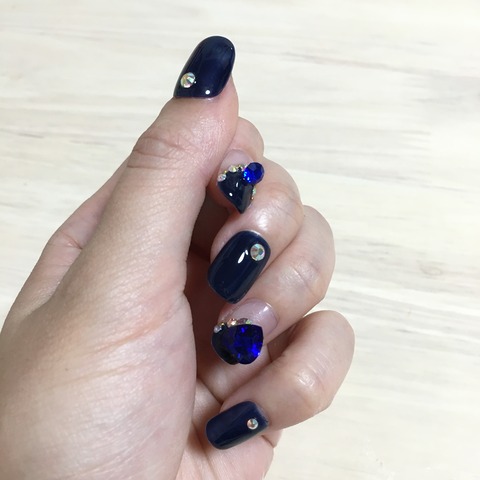 AAABBB44-A64B-4AC7-9530-A2C469CCAF47