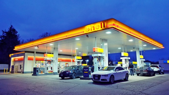 Shell ガソリンスタンドでバッテリー交換