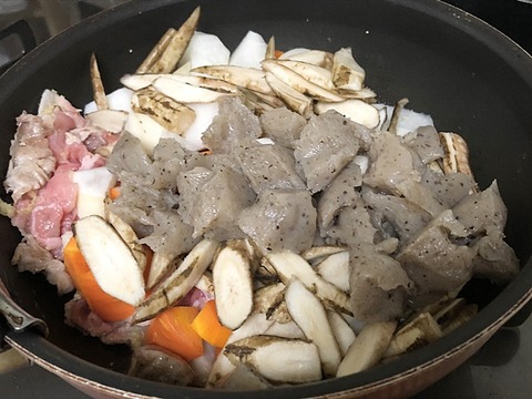 炒める