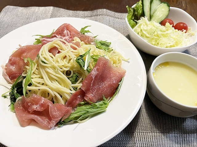 夕食