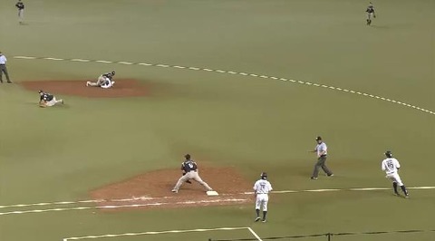 5回裏4斉藤投ゴ併殺崩れ1点 (3)
