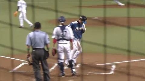 2回表1谷口タイムリー2ベース (4)