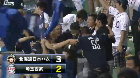 3回裏2栗山タイムリー (5)
