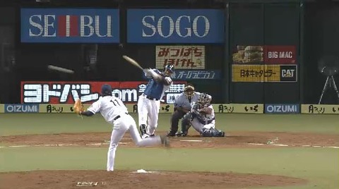 5回表1ミランダタイムリー2ベース (2)