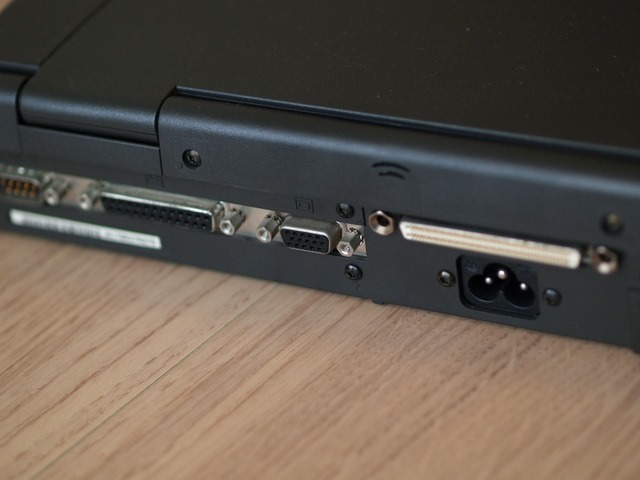 COMPAQ ARMADA 1590DTのセットアップ : 小さいって事は・・・