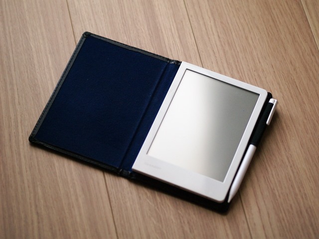 ASCII.jp：さっと手書き！シャープが考えた電子文具「WG-N10」 SHARP