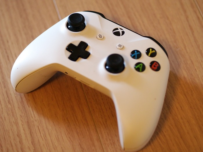 XBOX ONE Sをメディアプレイヤーとして買ってみました。 : 小さいって