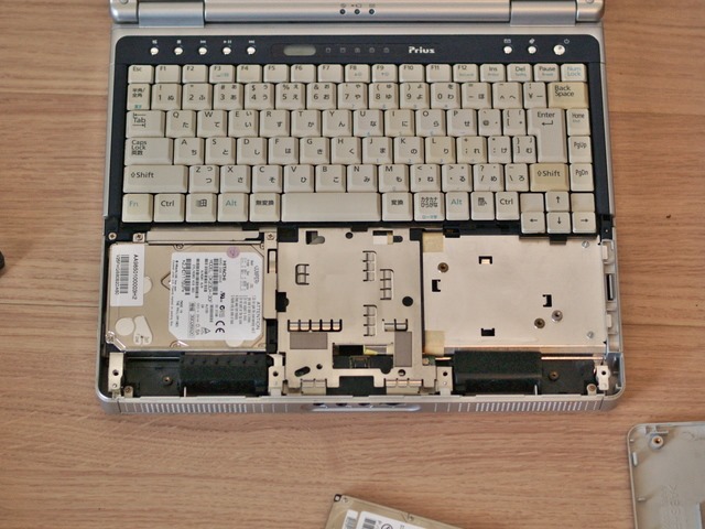 日立 Prius(PCF-200C4TMD)のHDD交換、メモリー増設、WindowsMeの