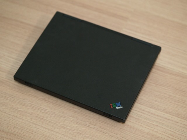 IBM ThinkPad 240を簡単にレビュー : 小さいって事は・・・