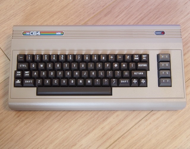 THE C64 MINI(コモドール64ミニ)を買ってみました。 : 小さいって事は