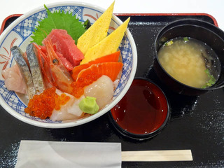 海鮮丼 銀鱗水産_4