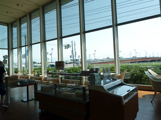 釧路市 六花亭 鶴見橋店 リサイクルパソコンビーグル 代表ブログ