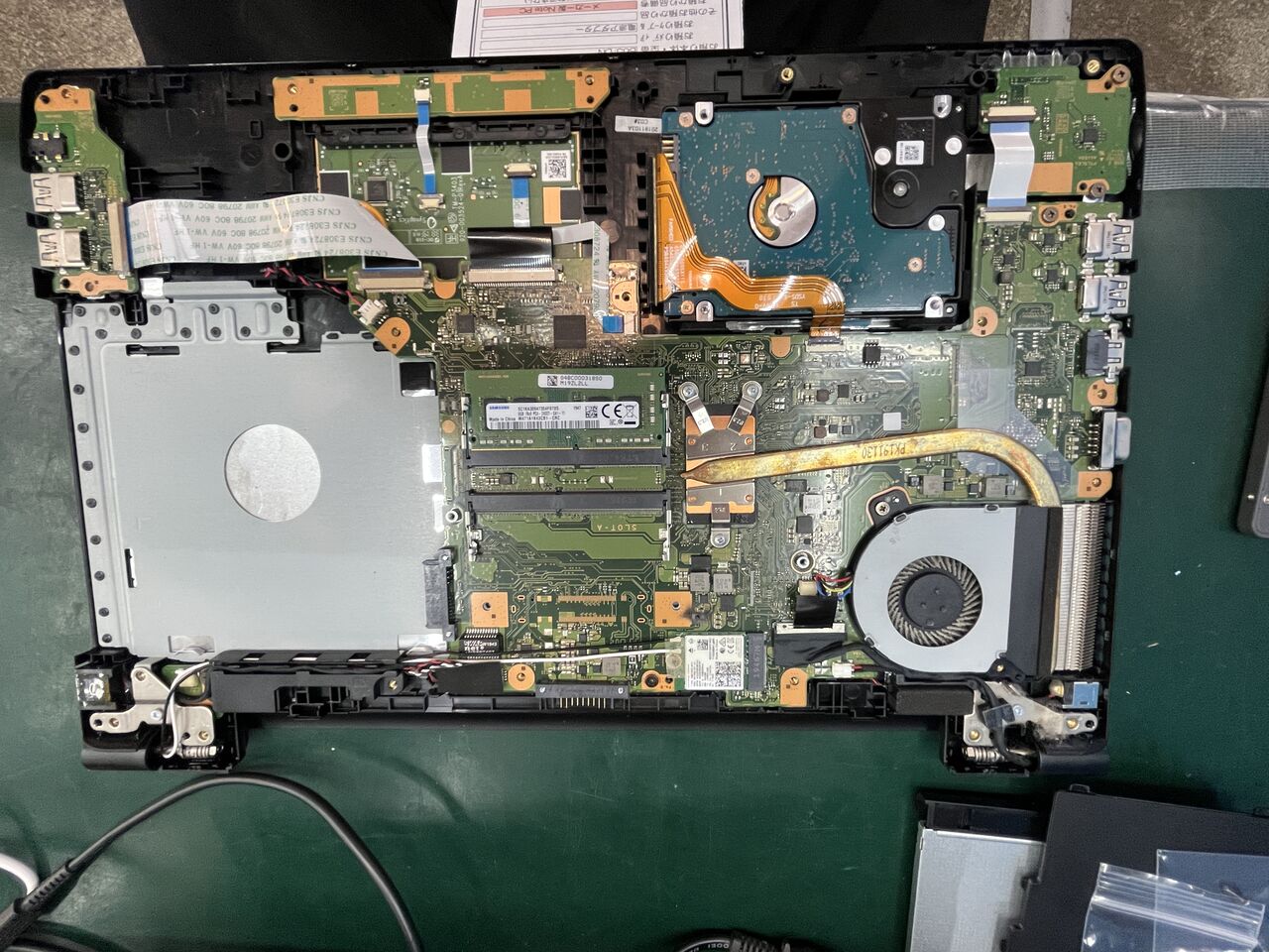 Dynabook B65/DN 電源が入らない原因は基板のショートでした : PC