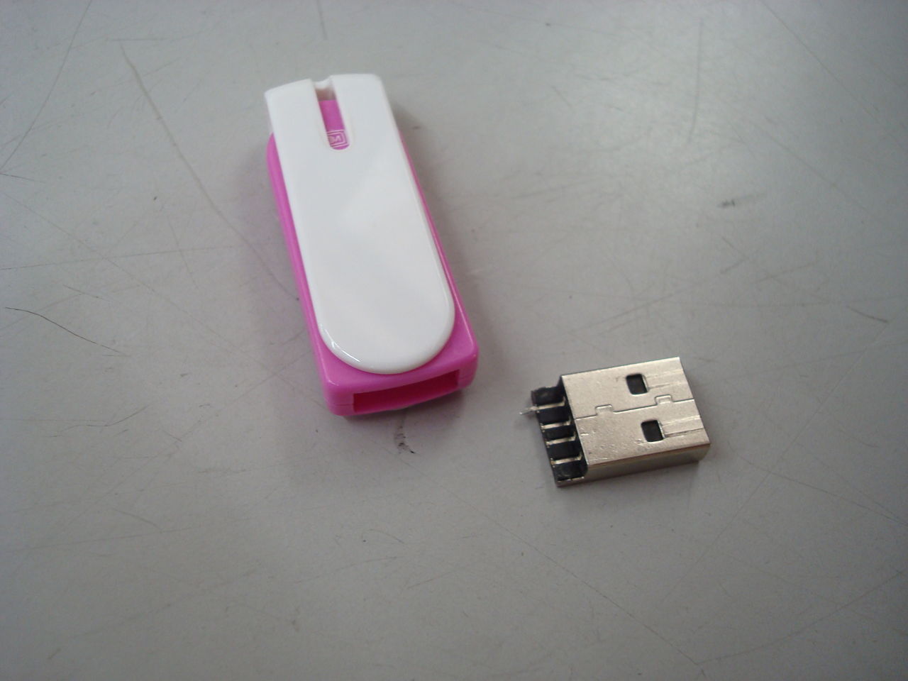 折れてしまったusbメモリを復旧してみた Pcクリニック 折れてしまったusbメモリを復旧してみた Pcクリニック
