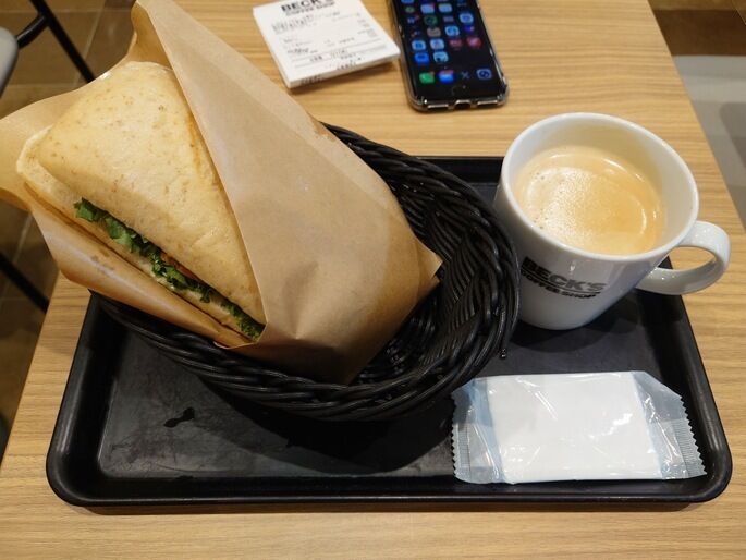 cat20251122122028 cat20251122122028