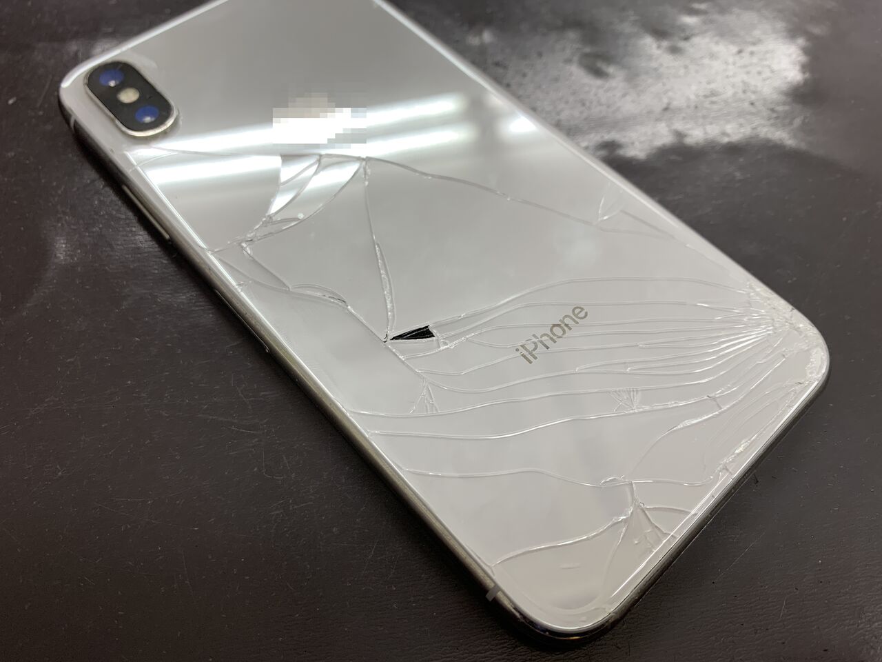 Iphonexの背面ガラス割れたんだけど修理すればいいかと思ってたら修理してるところがめっちゃ少ない上に馬鹿クソ高い Pc Life