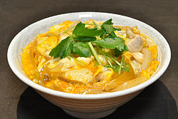 250px-Oyakodon_003