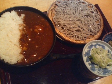 カレー丼とおそばのセット。_-_flickr_1404783699_aefd4fe7cd_o