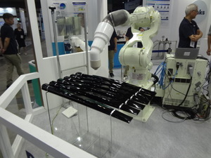 ビンクスの近接塗装ロボット