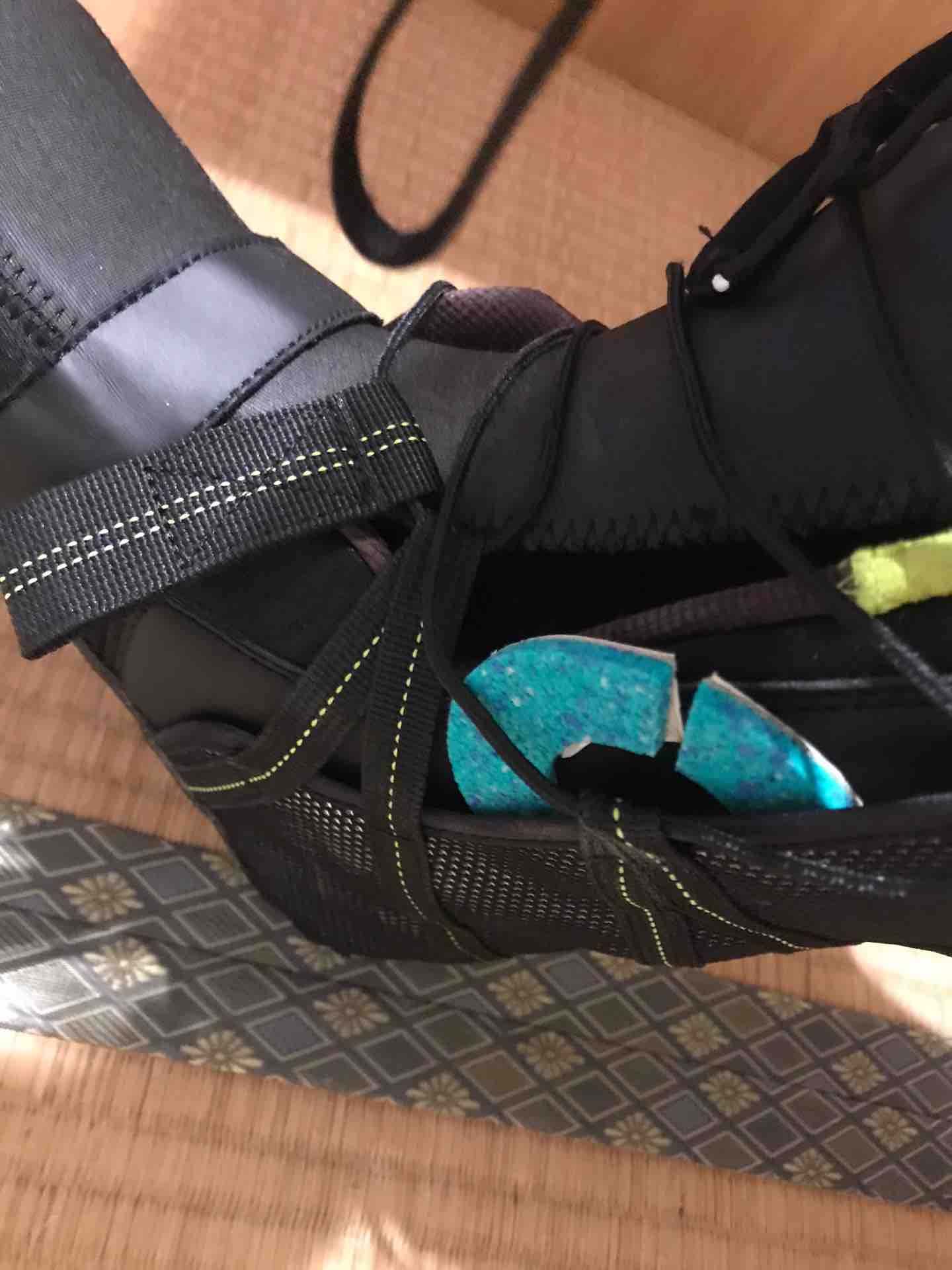 くるぶしが痛いスノーボードブーツをdiyで治るか 渋谷で働くスノーボーダー くるぶしが痛いスノーボードブーツをdiyで治るか 渋谷で働くスノーボーダー