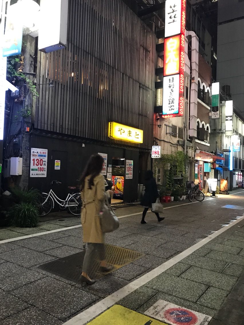 新宿区西新宿 やまとというビール族御の溜まり場へ潜入するも早過ぎて誰もいないという 渋谷で働くスノーボーダー