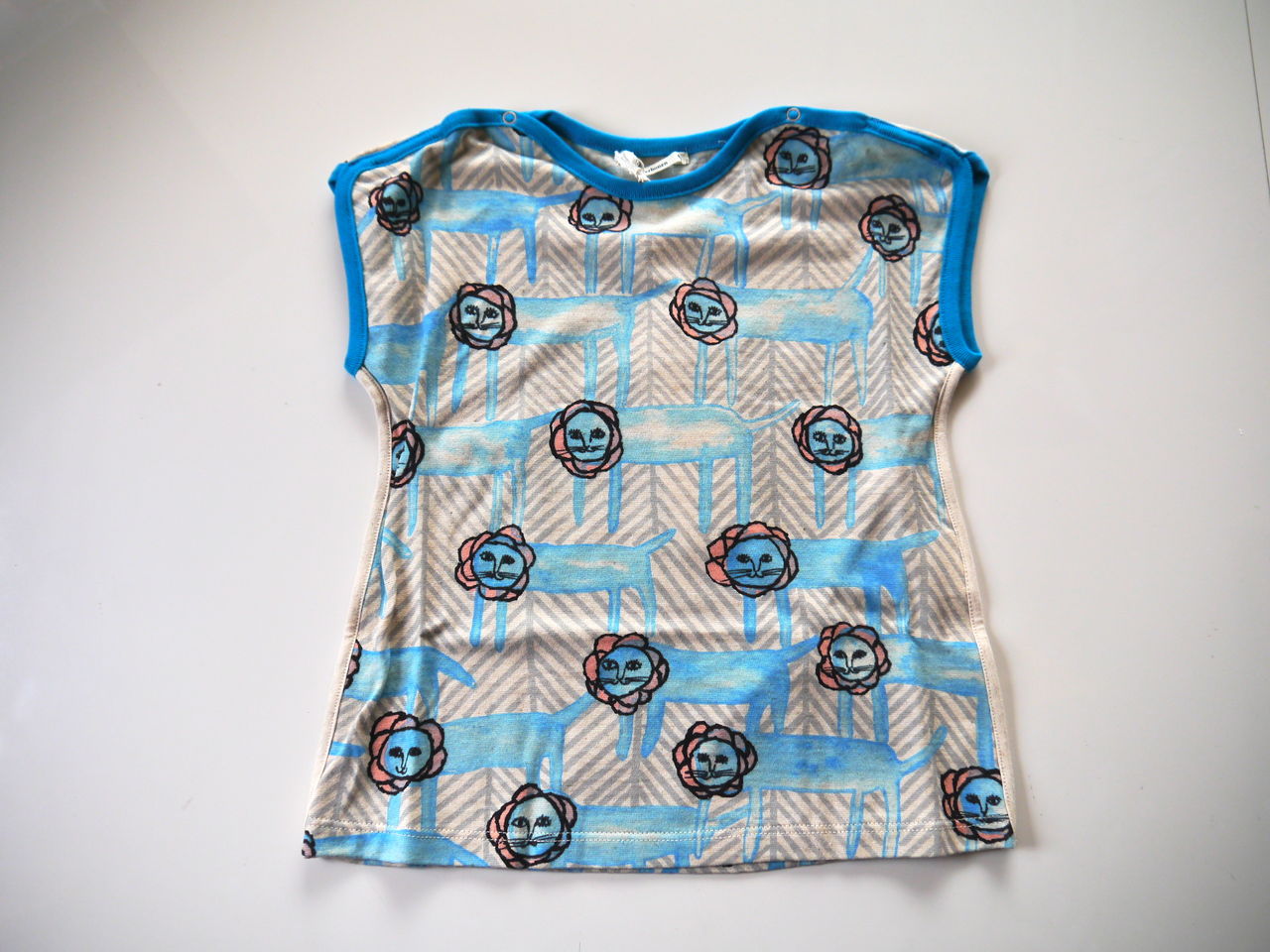 ミナ ペルホネン 春の新作 ライオン総柄シリーズ コドモ服の ピーカブーヤ Peeka Booyah Blog