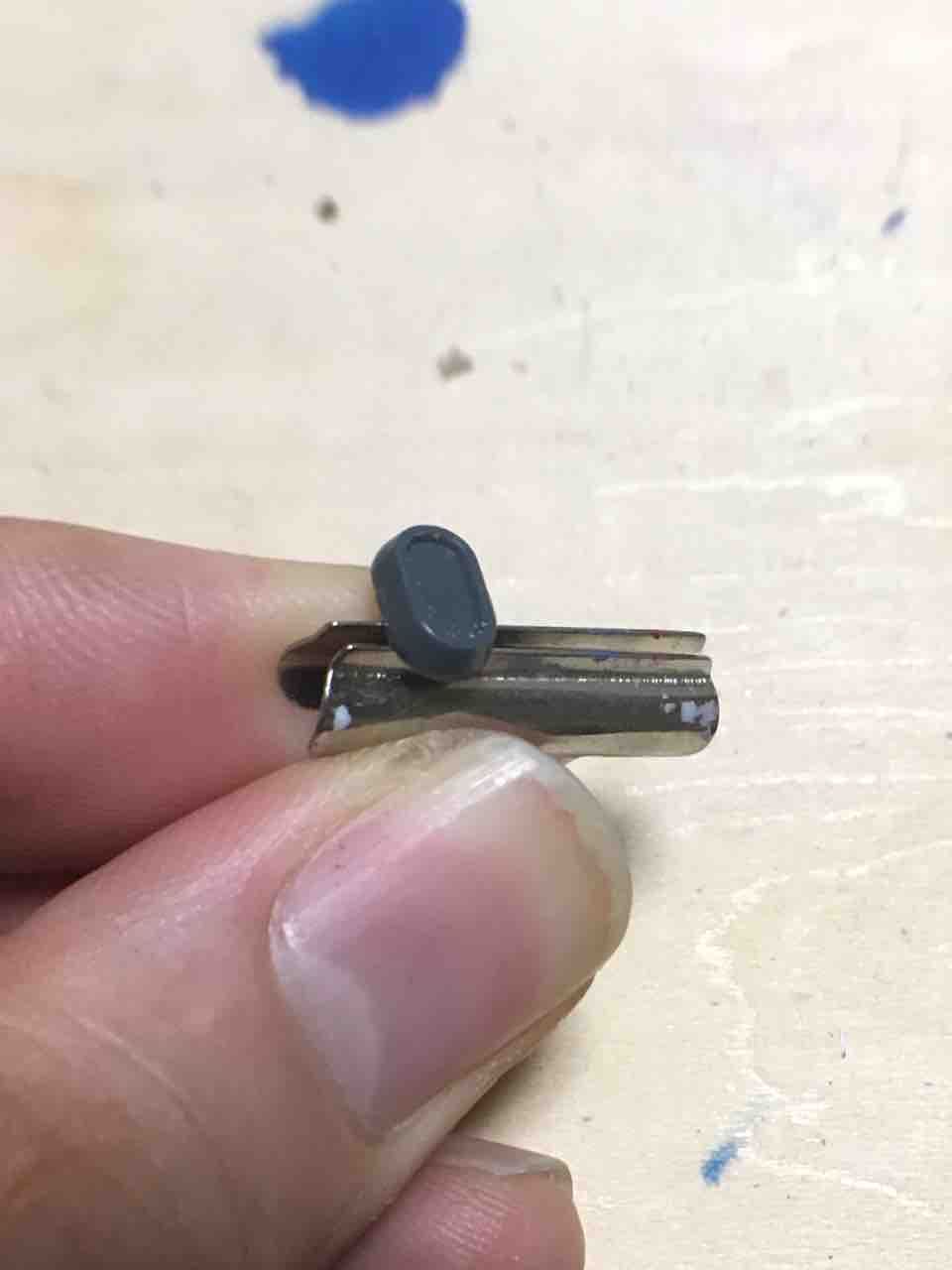 一円玉より小さいパーツを加工しやすくする１００均アイテムとは プラモ Sos