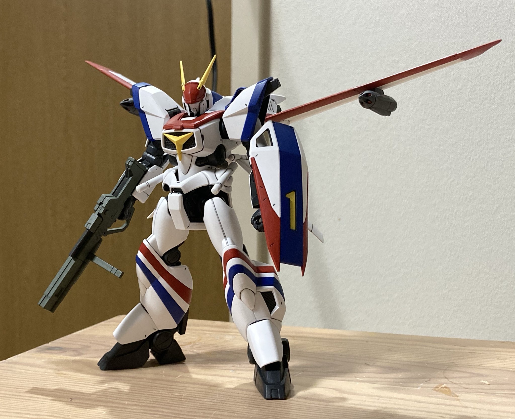 撮影待ち。 HGドラグナー1型 筆塗り部分塗装仕上げ 制作記事 : プラモ SOS