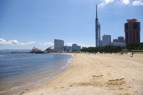 800px-20100718_Fukuoka_2870