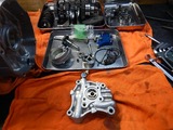 闇を抱えたエンジン組立仕込み作業 (3)
