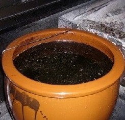 秘伝のタレ 継ぎ足し続けて60年 ふたまと