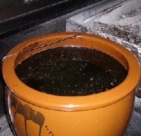 秘伝のタレ 継ぎ足し続けて60年 ふたまと