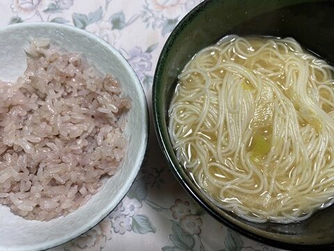 週末の朝ご飯と どっちもどっち Peko Tinがゆく 週末の朝ご飯と どっちもどっち Peko Tinがゆく